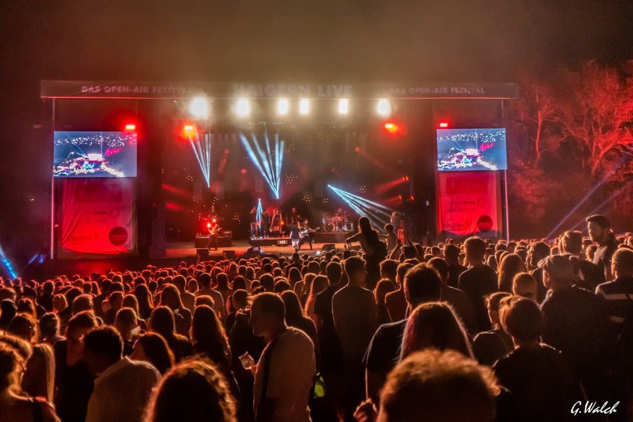 Friendly Elf live vor riesigem Publikum beim Haigern-Live Festival