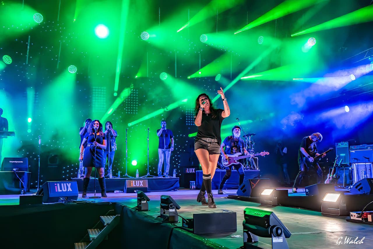 Friendly Elf Band live auf der Bühne